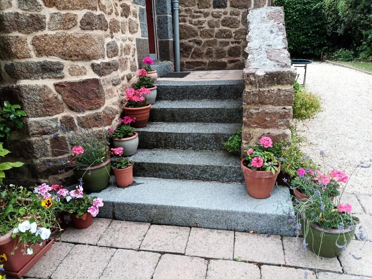 Holiday home Villa La Cote Du Chat 3* En Bretagne Romantique Hede-Bazouges France